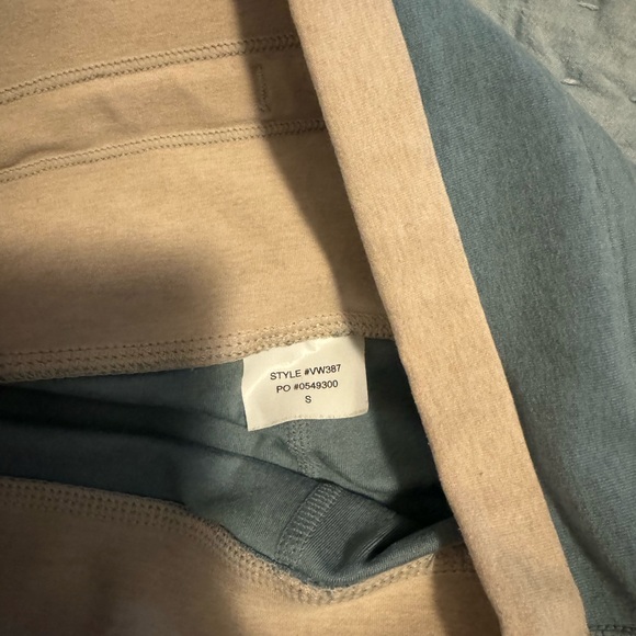 Vuori Vibe elevation short teal turquoise
size Small - Picture 2 of 4